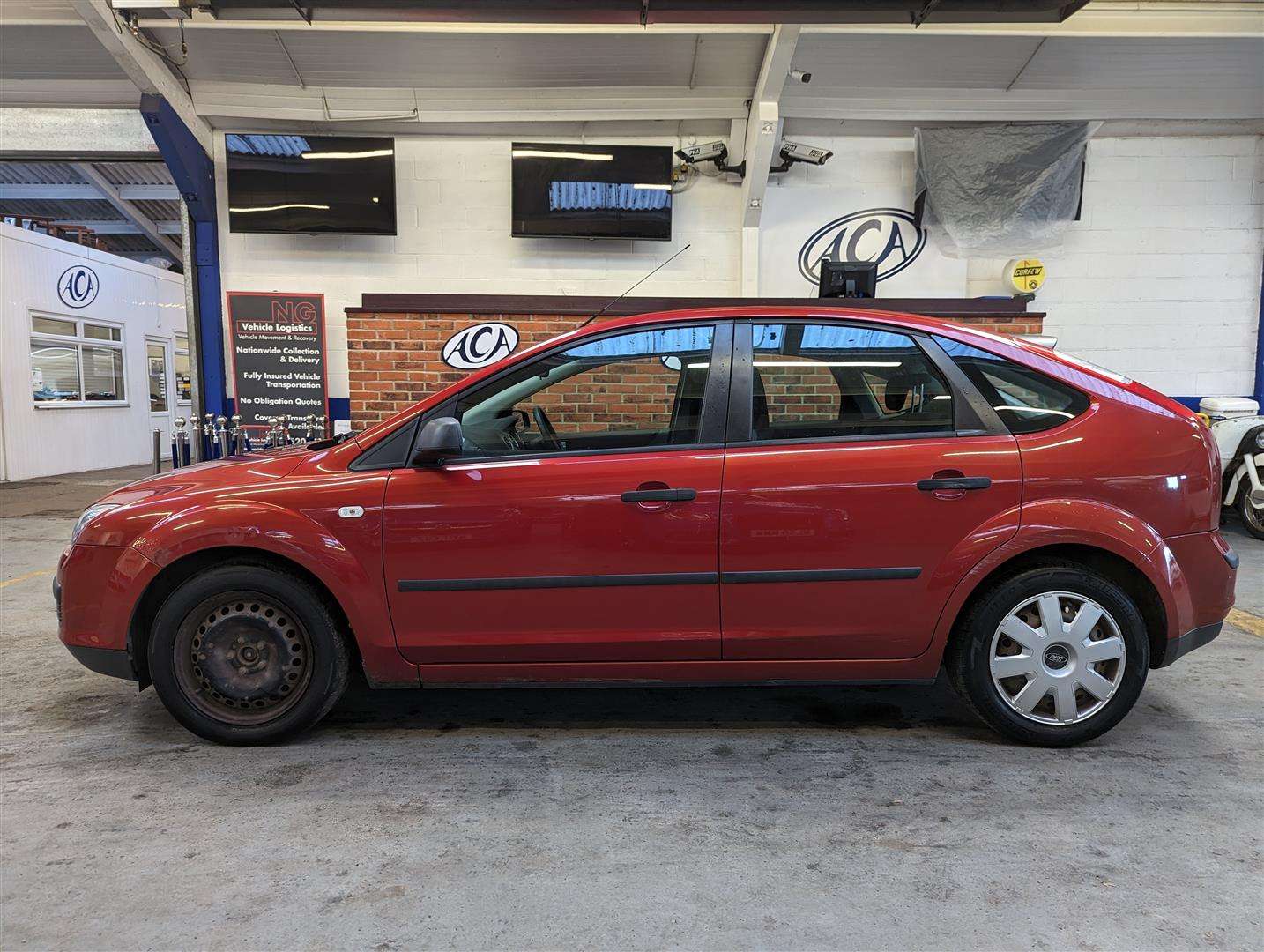 <p>2006 FORD FOCUS LX</p>