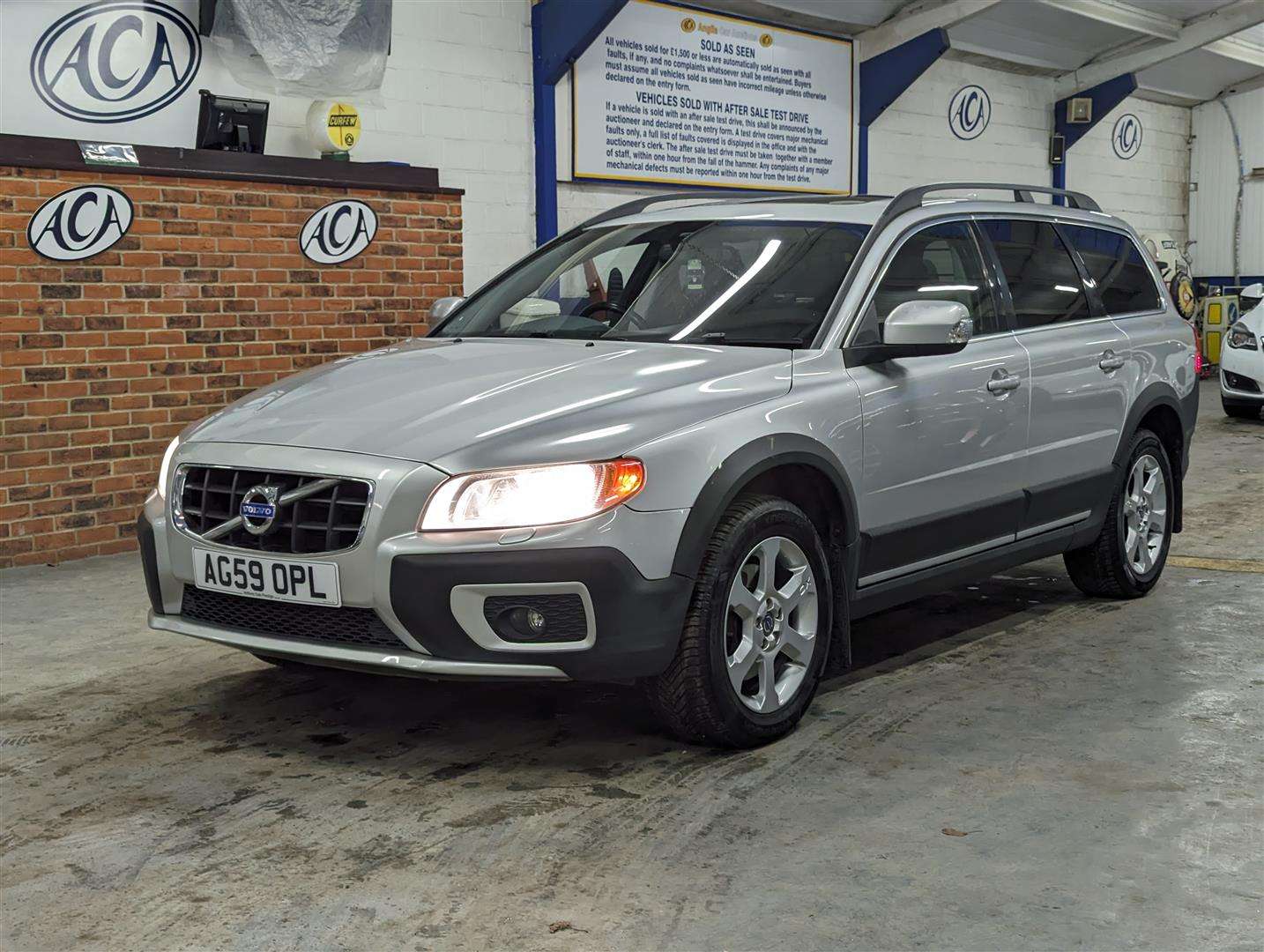 <p>2010 VOLVO XC70 SE AWD D5 AUTO</p>