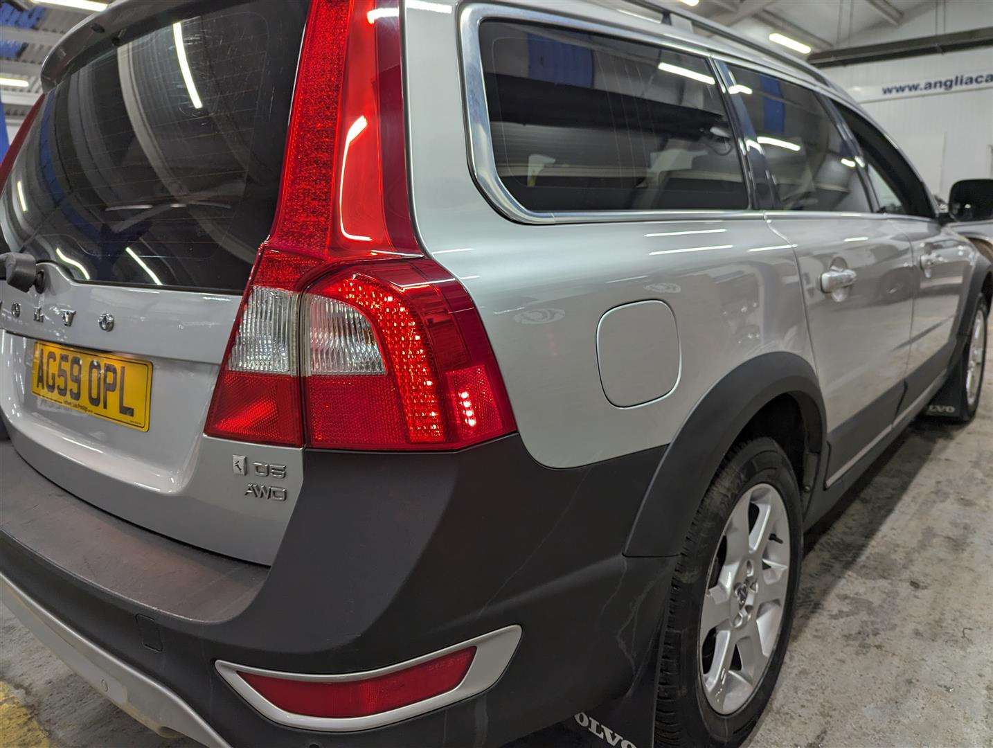 <p>2010 VOLVO XC70 SE AWD D5 AUTO</p>