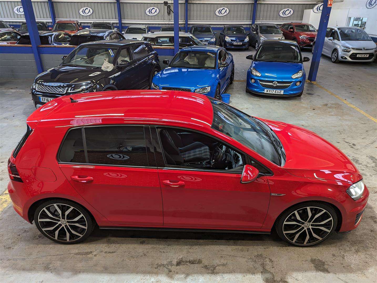 <p>2014 VOLKSWAGEN GOLF GTD S-A</p>