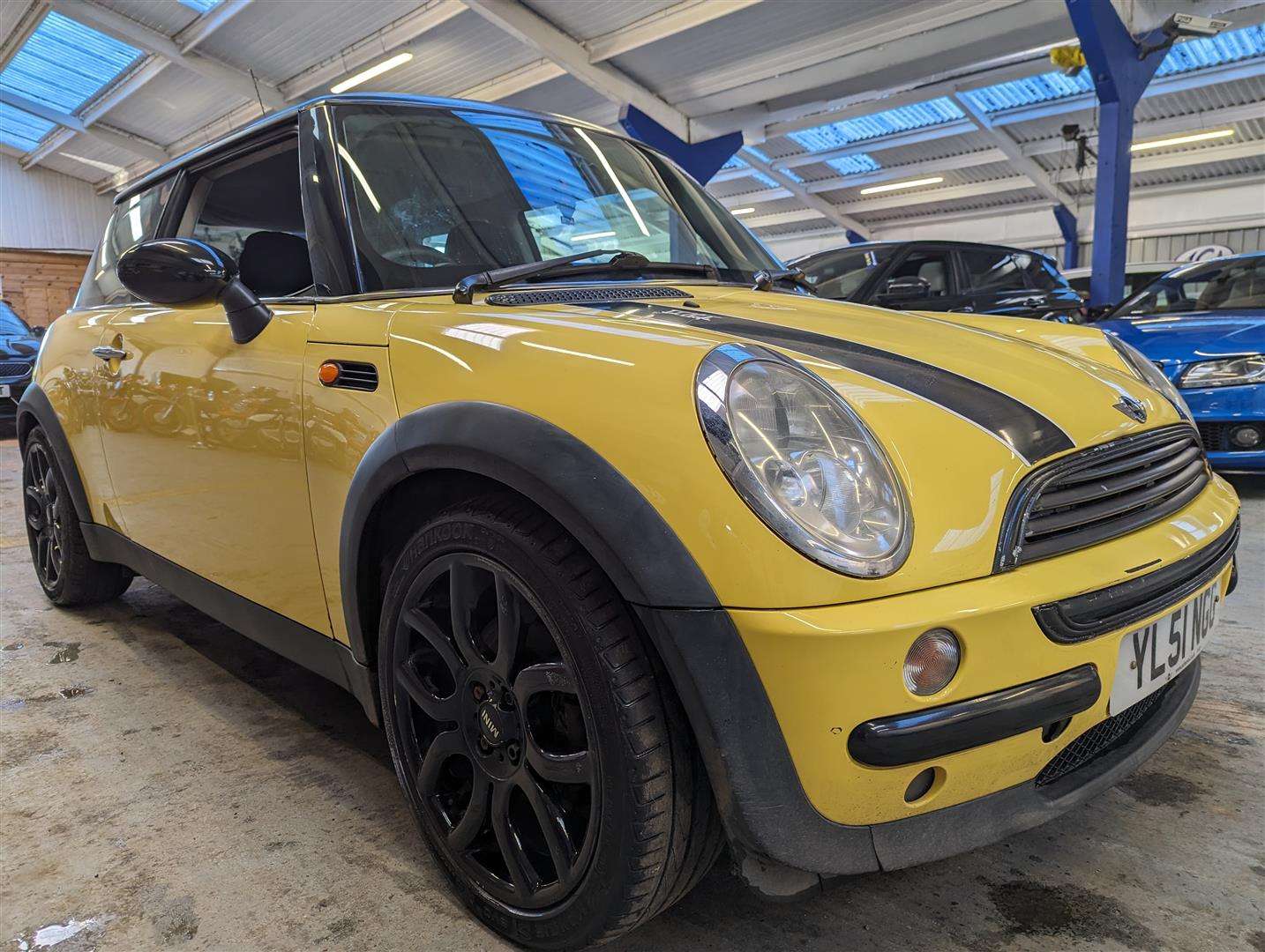 <p>2002 MINI ONE</p>