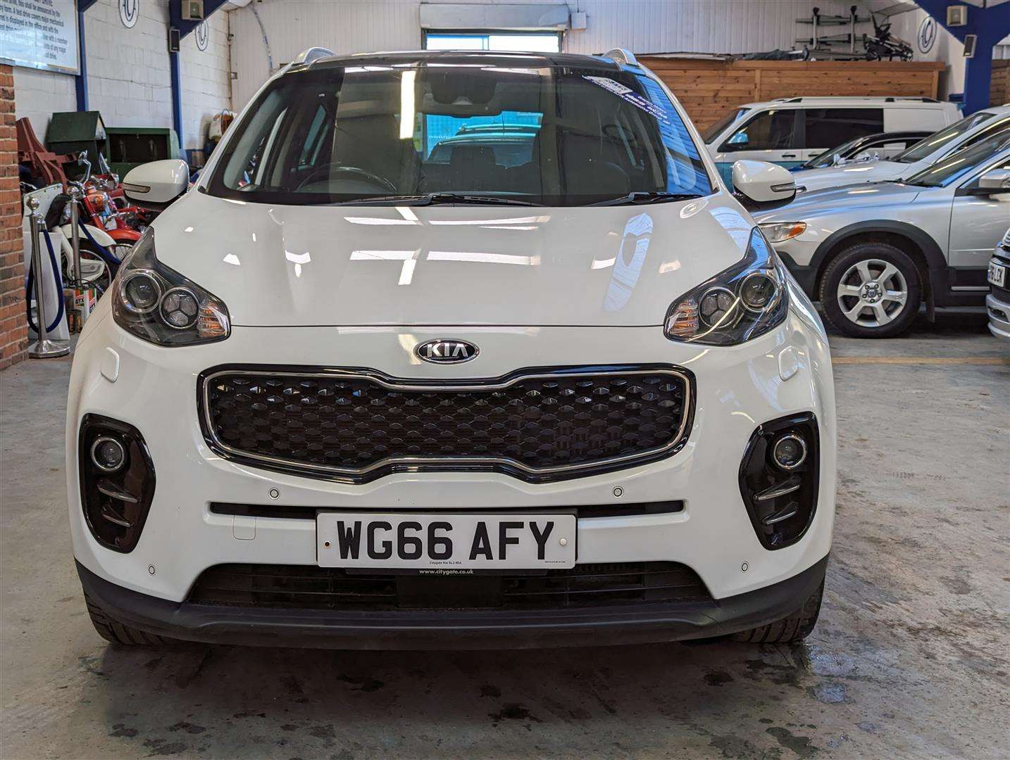 <p>2016 KIA SPORTAGE KX-4 CRDI</p>