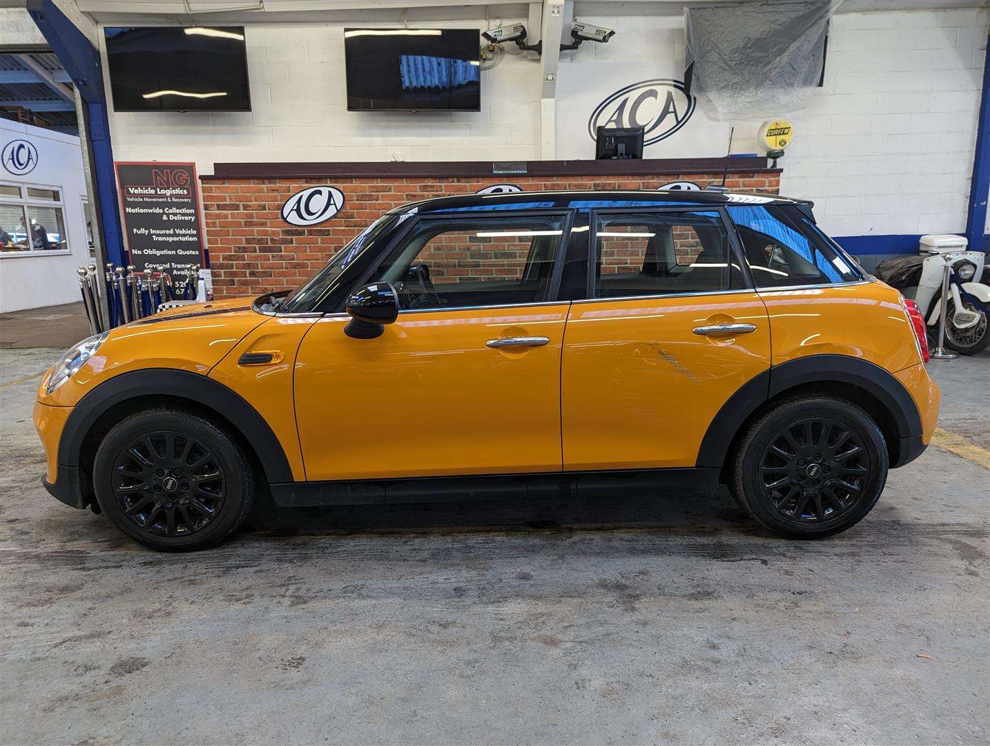 <p>2016 MINI COOPER D</p>