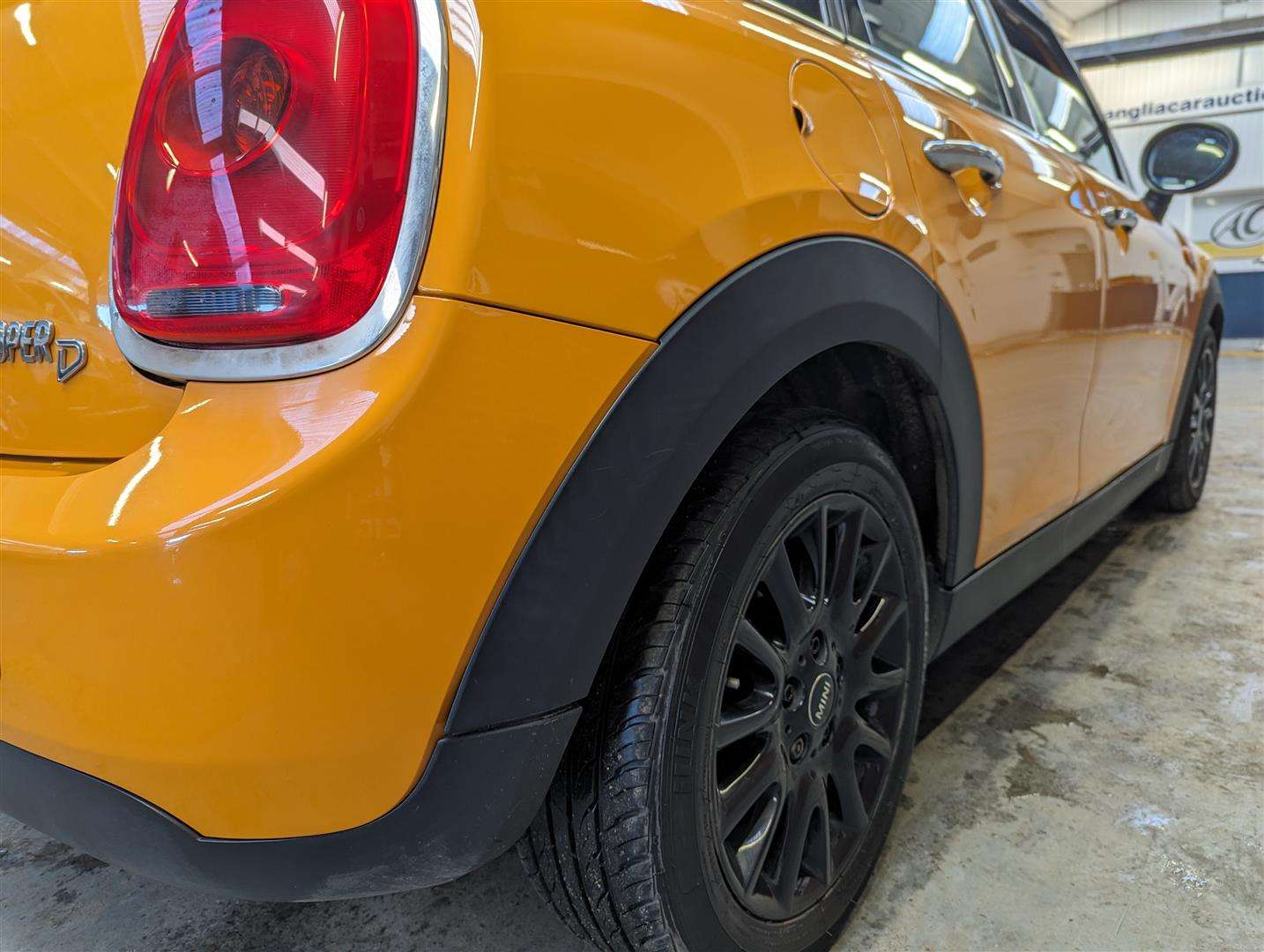 <p>2016 MINI COOPER D</p>