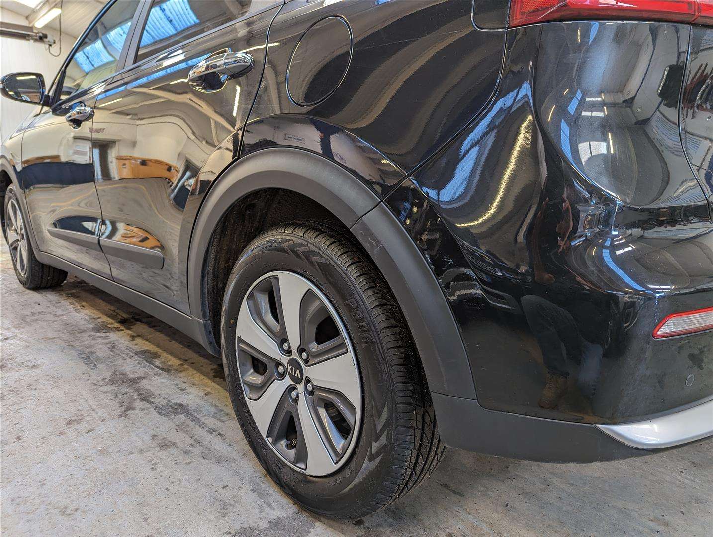 <p>2016 KIA NIRO 2 S-A</p>