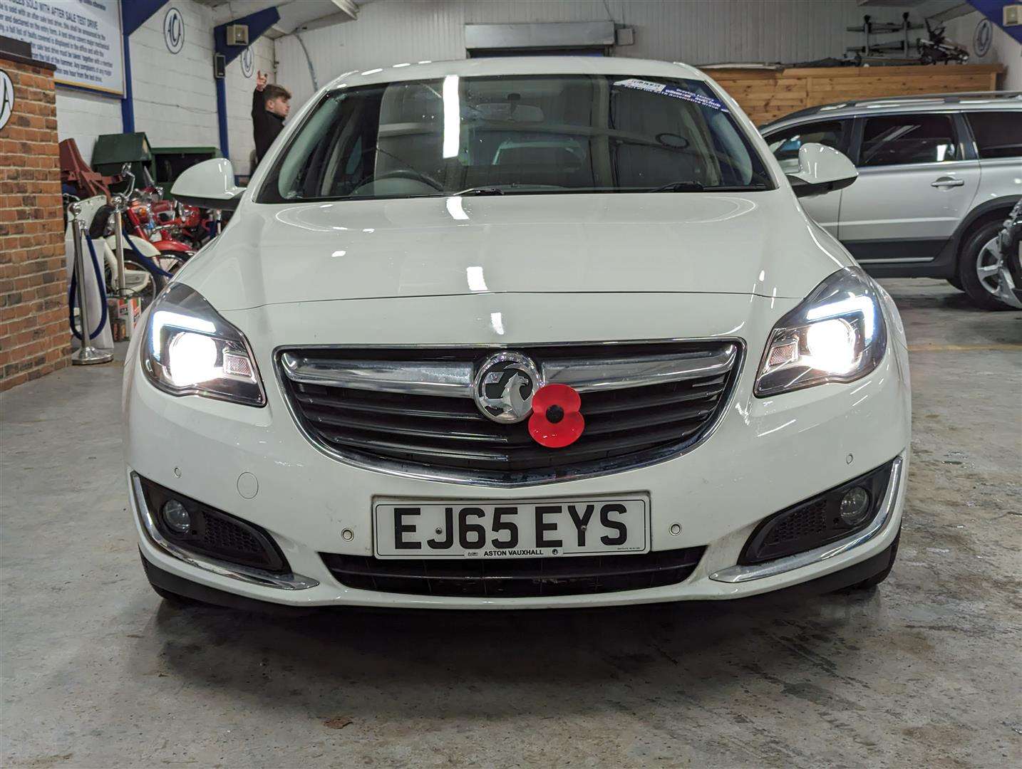 <p>2015 VAUXHALL INSIGNIA SRI NAV CDTI AUTO</p>