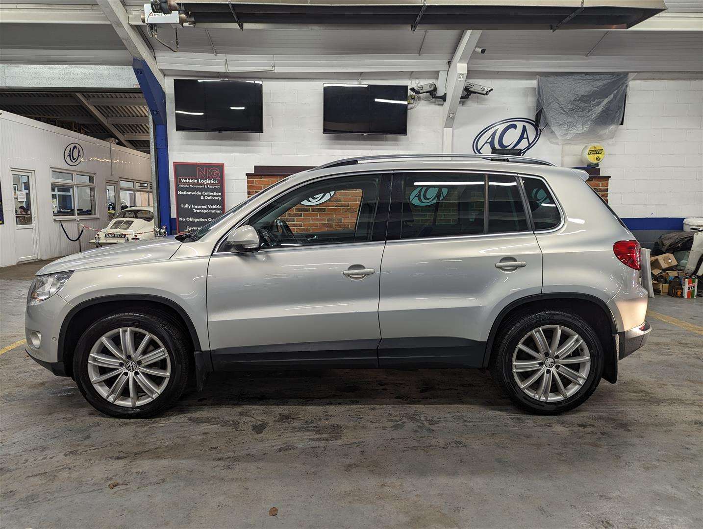 <p>2009 VOLKSWAGEN TIGUAN SPORT TDI 140 AUTO</p>