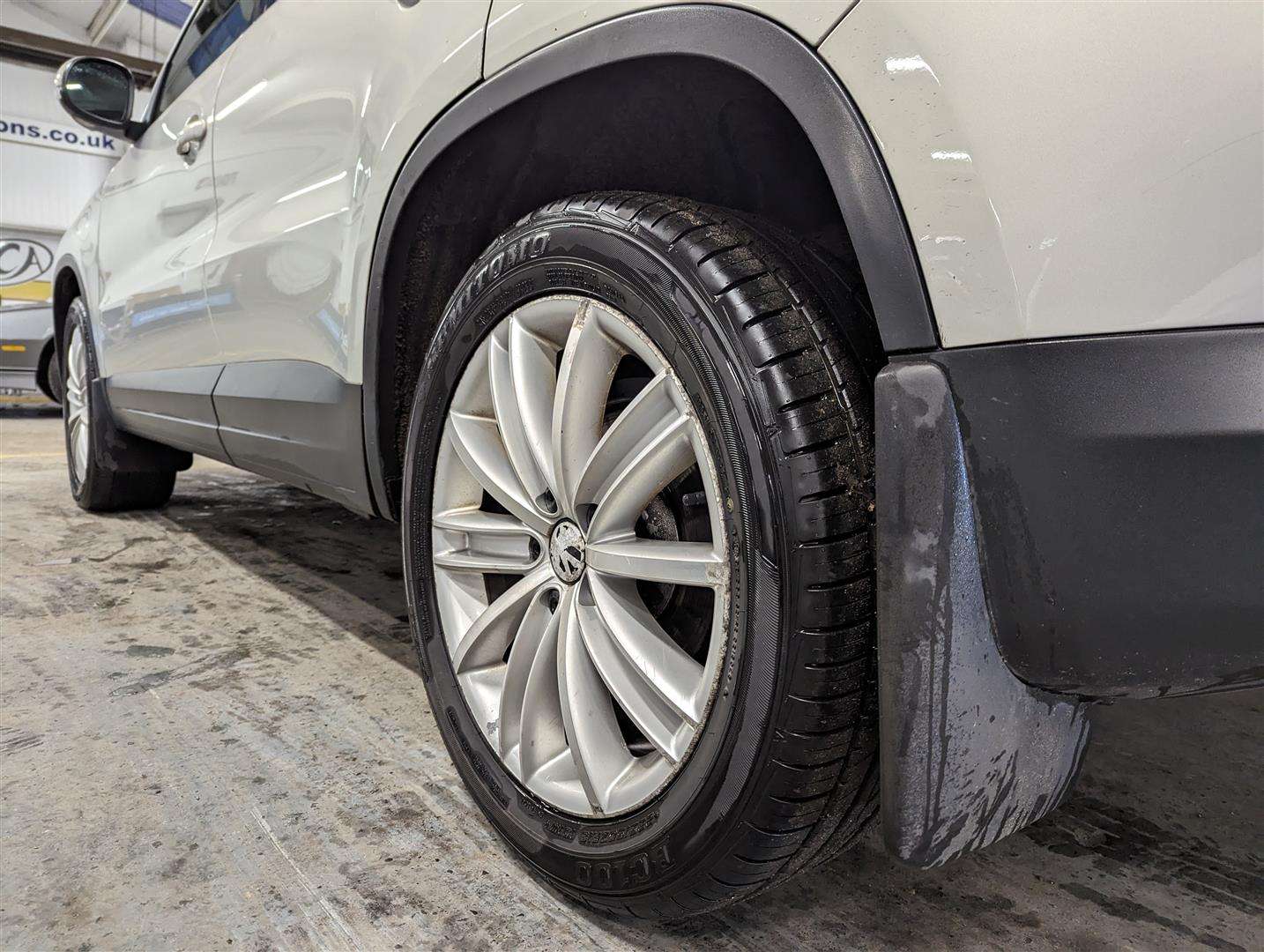 <p>2009 VOLKSWAGEN TIGUAN SPORT TDI 140 AUTO</p>