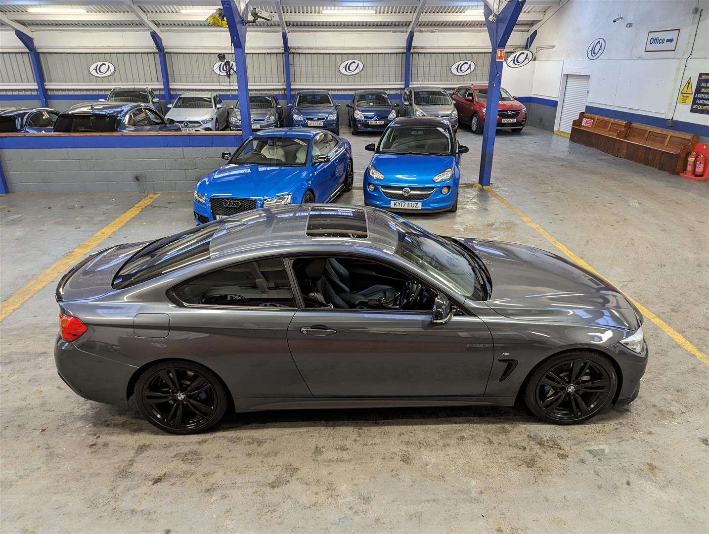 <p>2015 BMW 430D M SPORT AUTO</p>