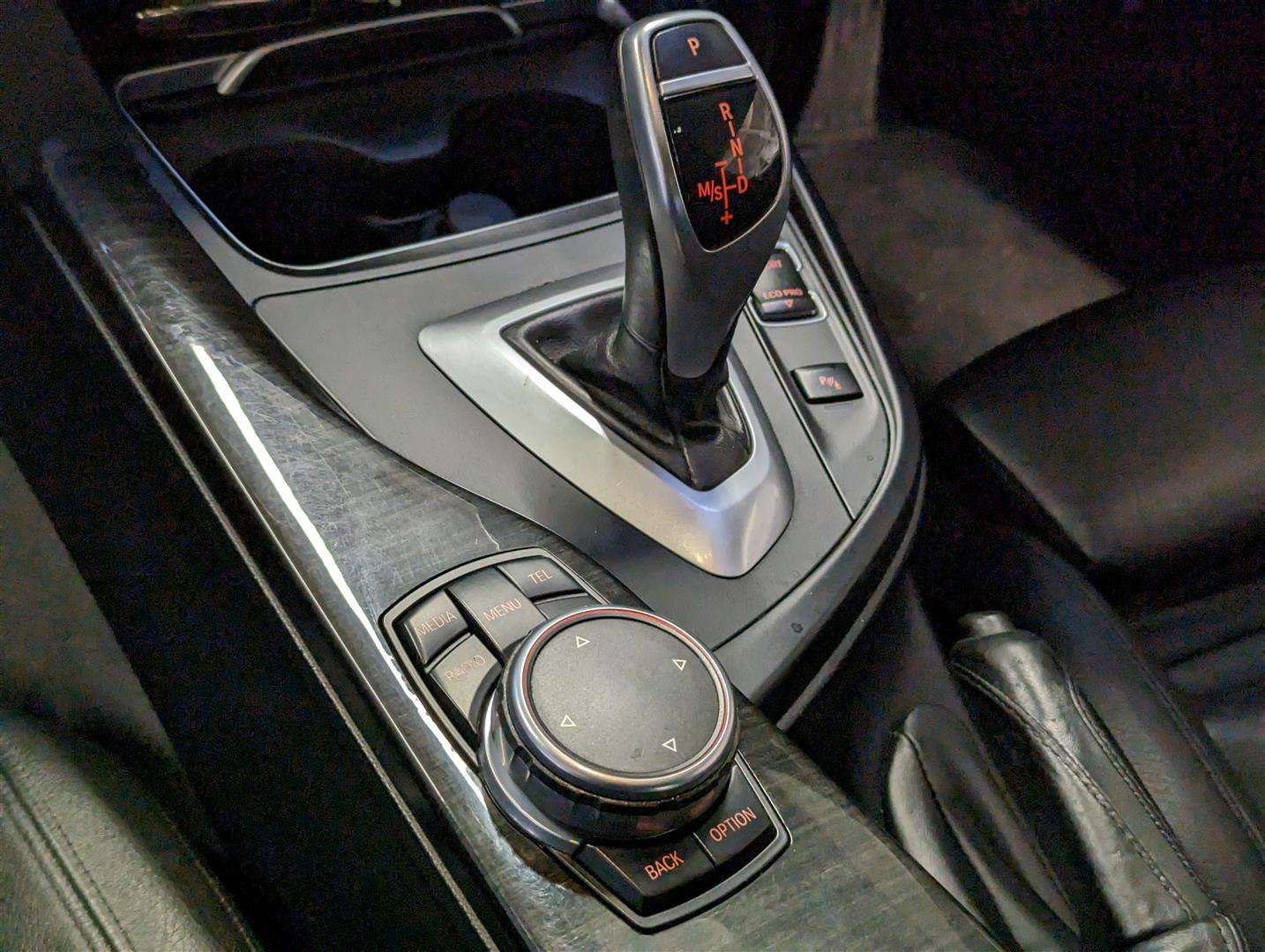 <p>2015 BMW 430D M SPORT AUTO</p>