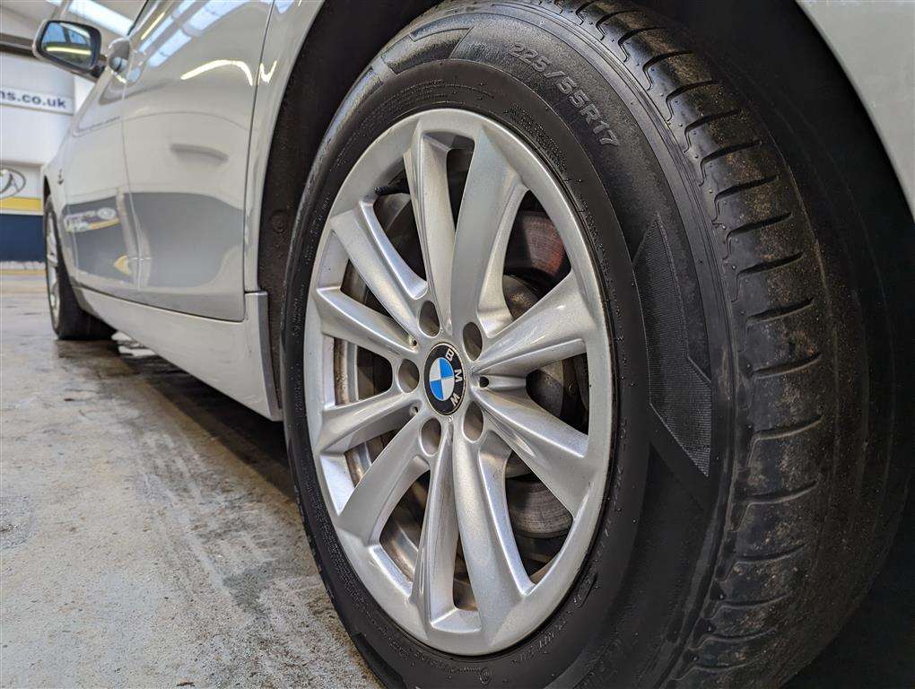 <p>2013 BMW 520D SE AUTO</p>