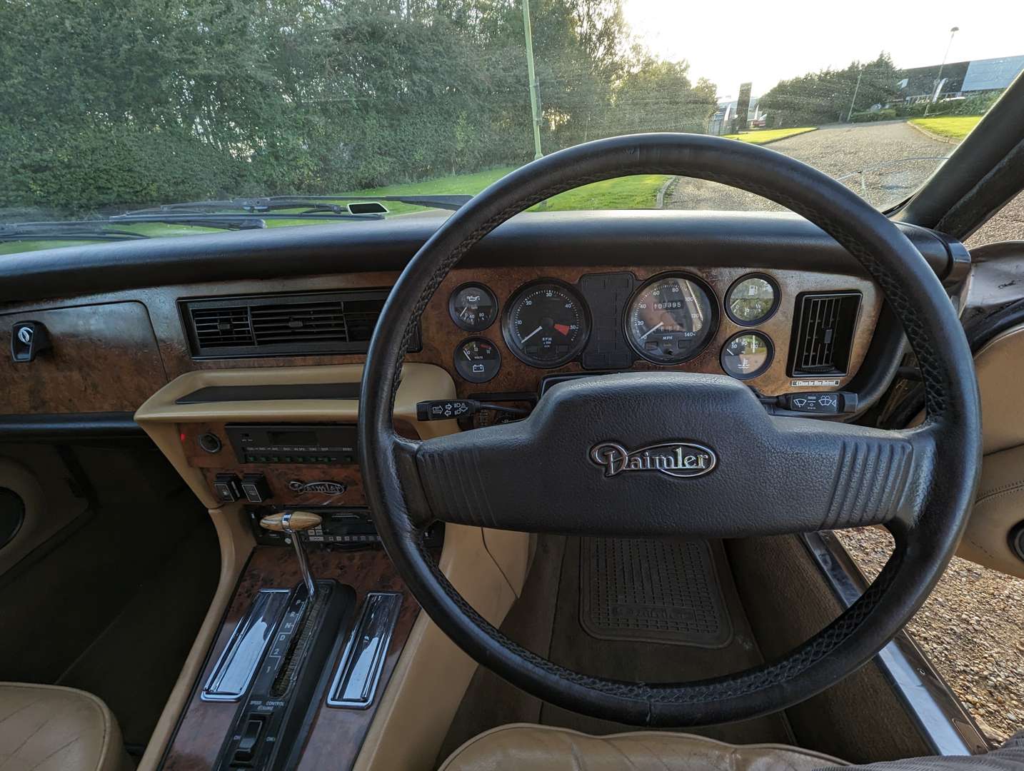 <p>1984 DAIMLER 4.2 AUTO</p>