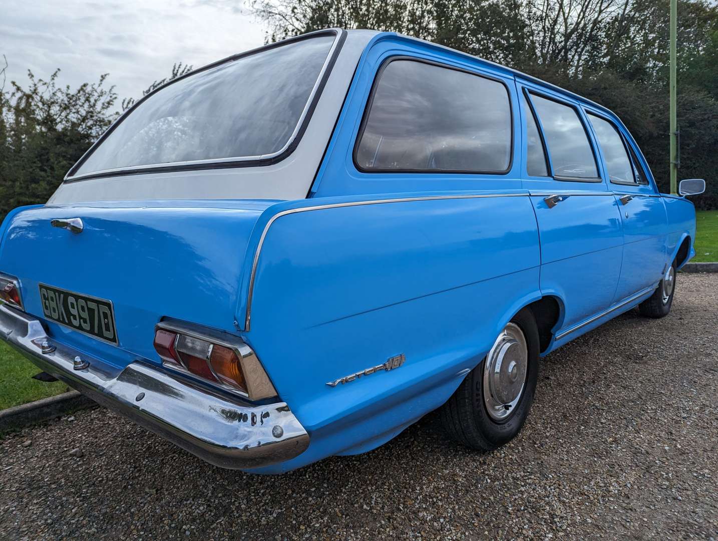 <p>1966 VAUXHALL VICTOR 101 FC DELUXE ESTATE</p>