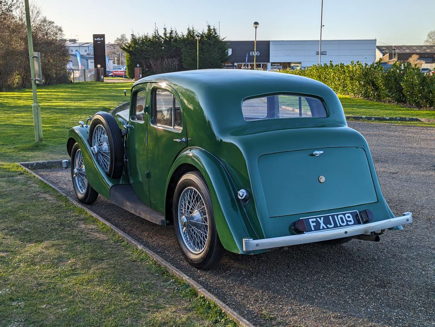 <p>1939 MG VA SALOON</p>