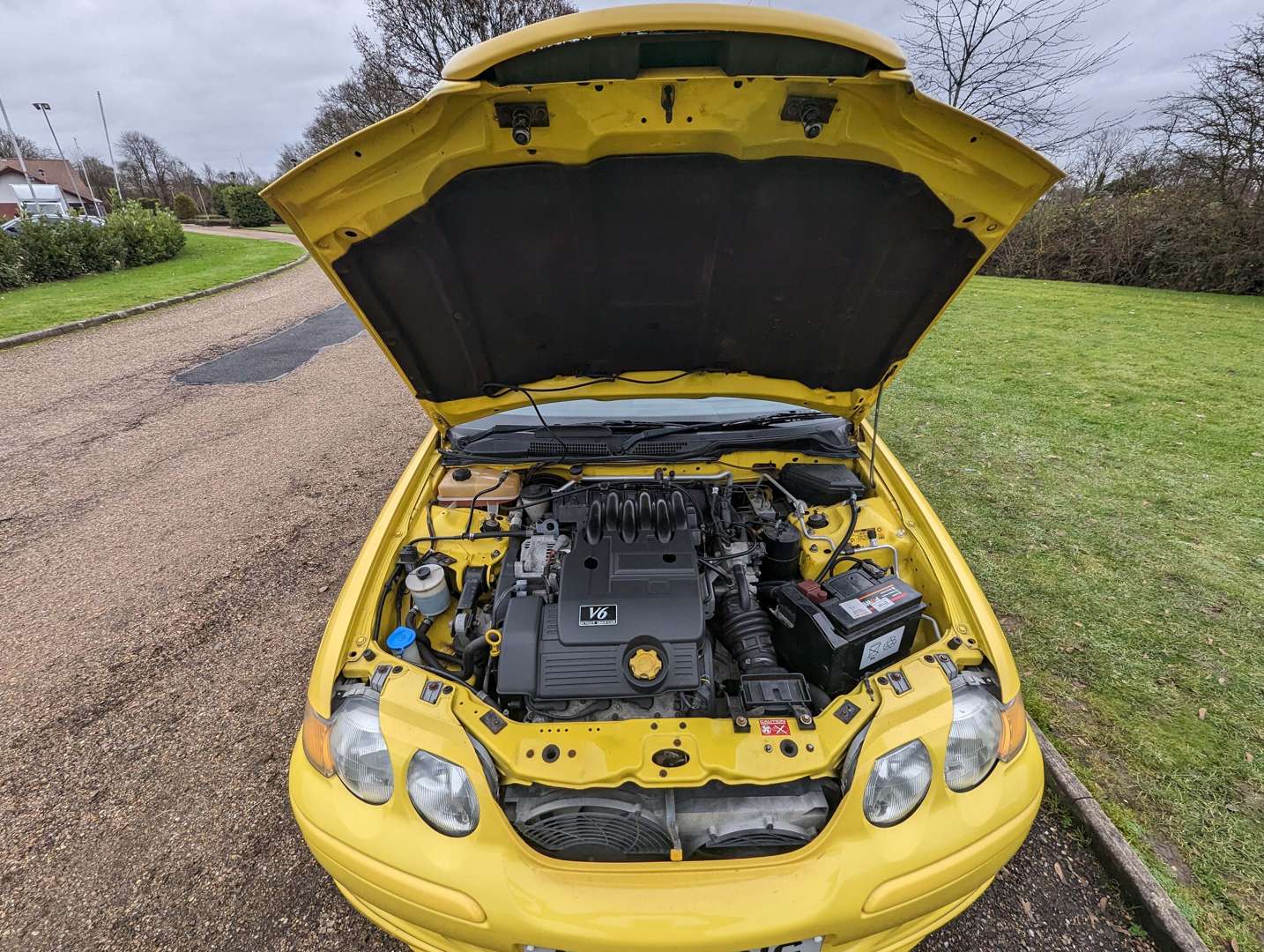 <p>2002 MG ZS 2.5 V6 180</p>