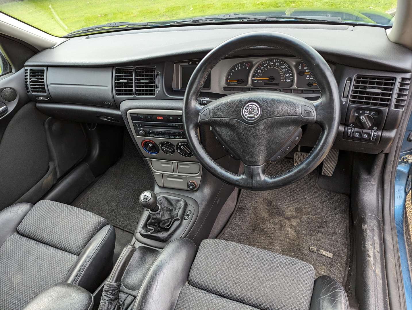 <p>2001 VAUXHALL VECTRA SRI V6</p>