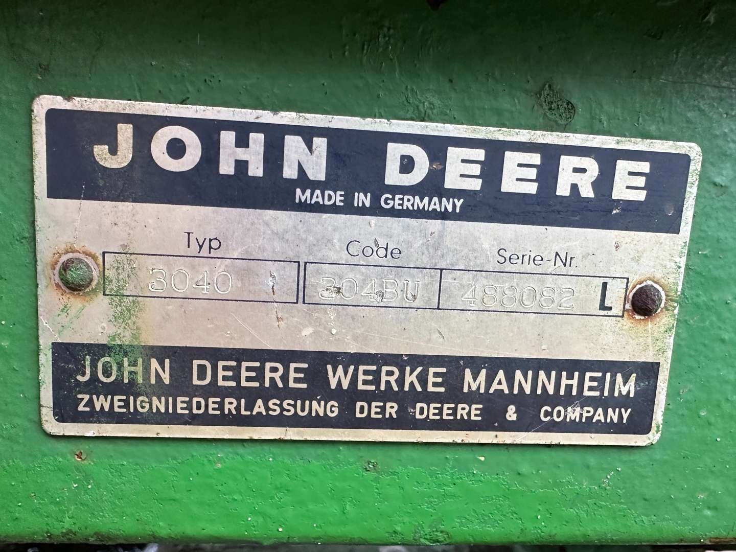 <p>1983 JOHN DEERE 4X4 TRACTOR 3040</p>