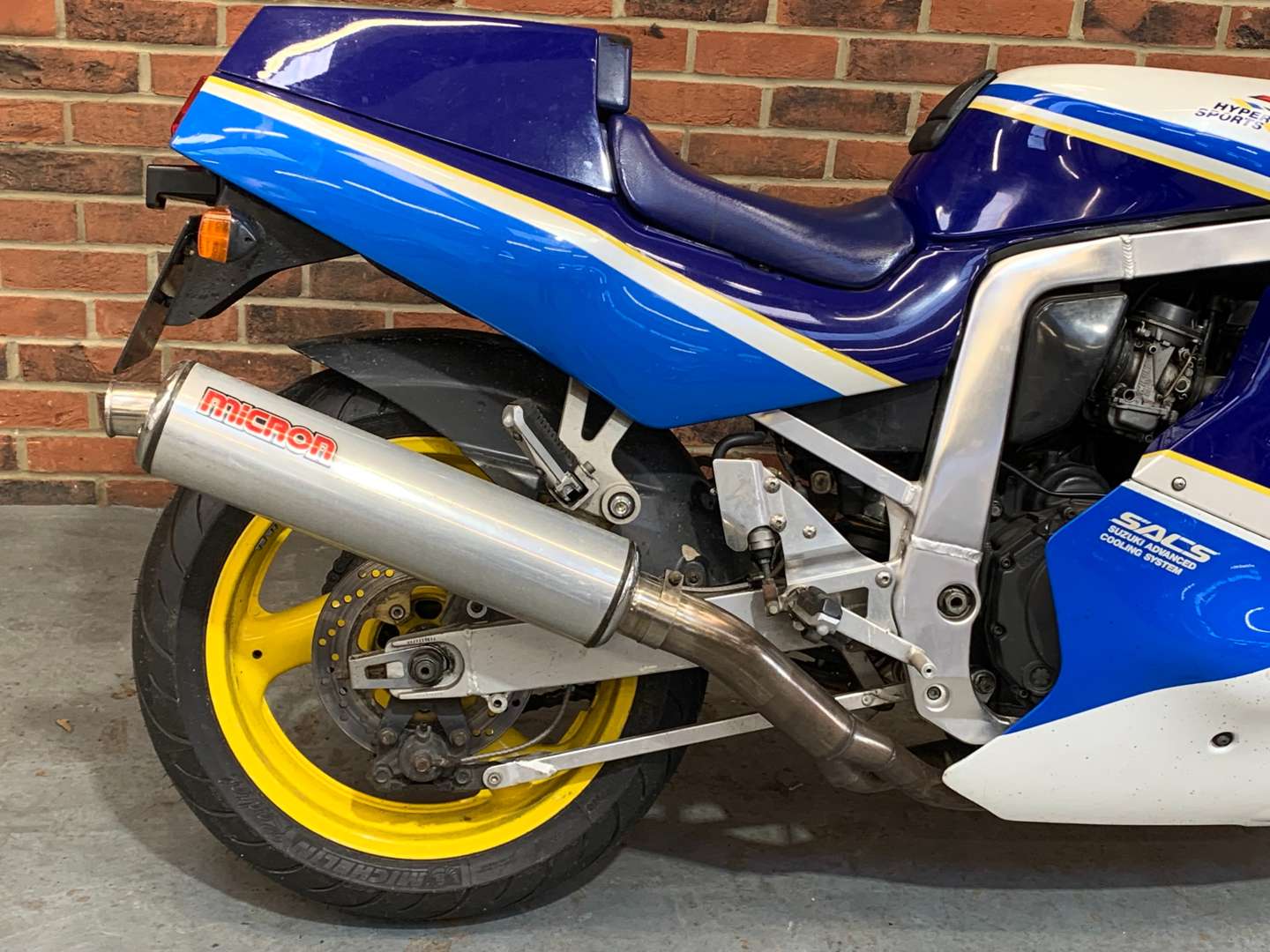 <p>1989 SUZUKI GSXR 1100</p>