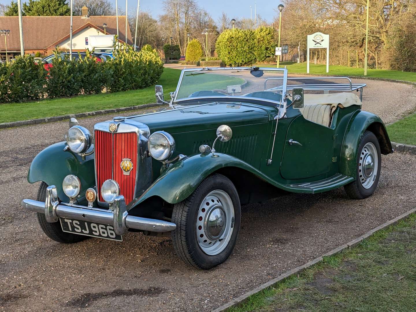 <p>1952 MG TD</p>