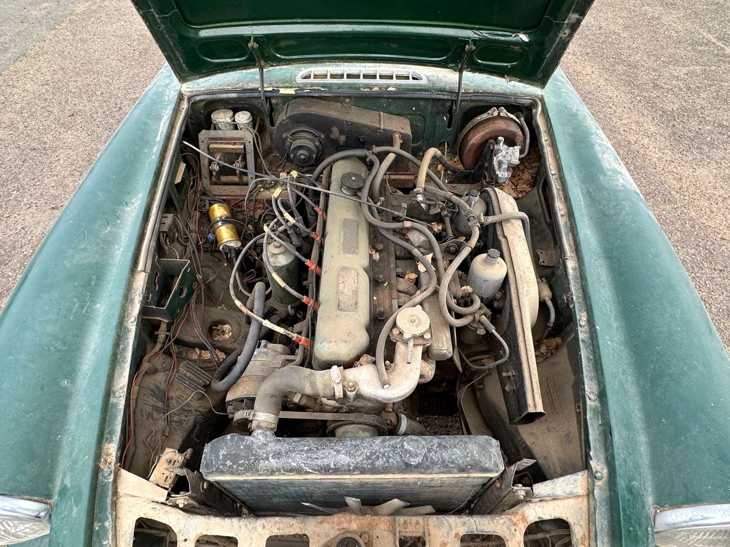 <p>1969 MG C ROADSTER</p>