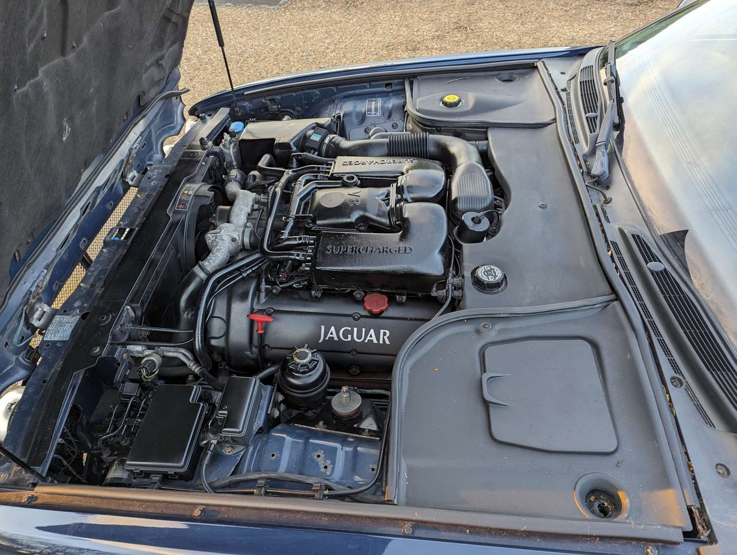 <p>1998 JAGUAR XJR 4.0 V8 AUTO</p>