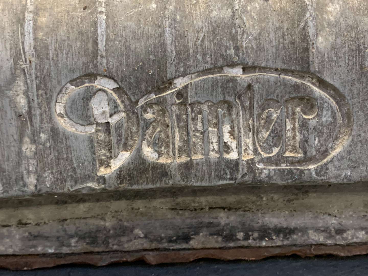 <p>Daimler Aluminium Radiator Top</p>
