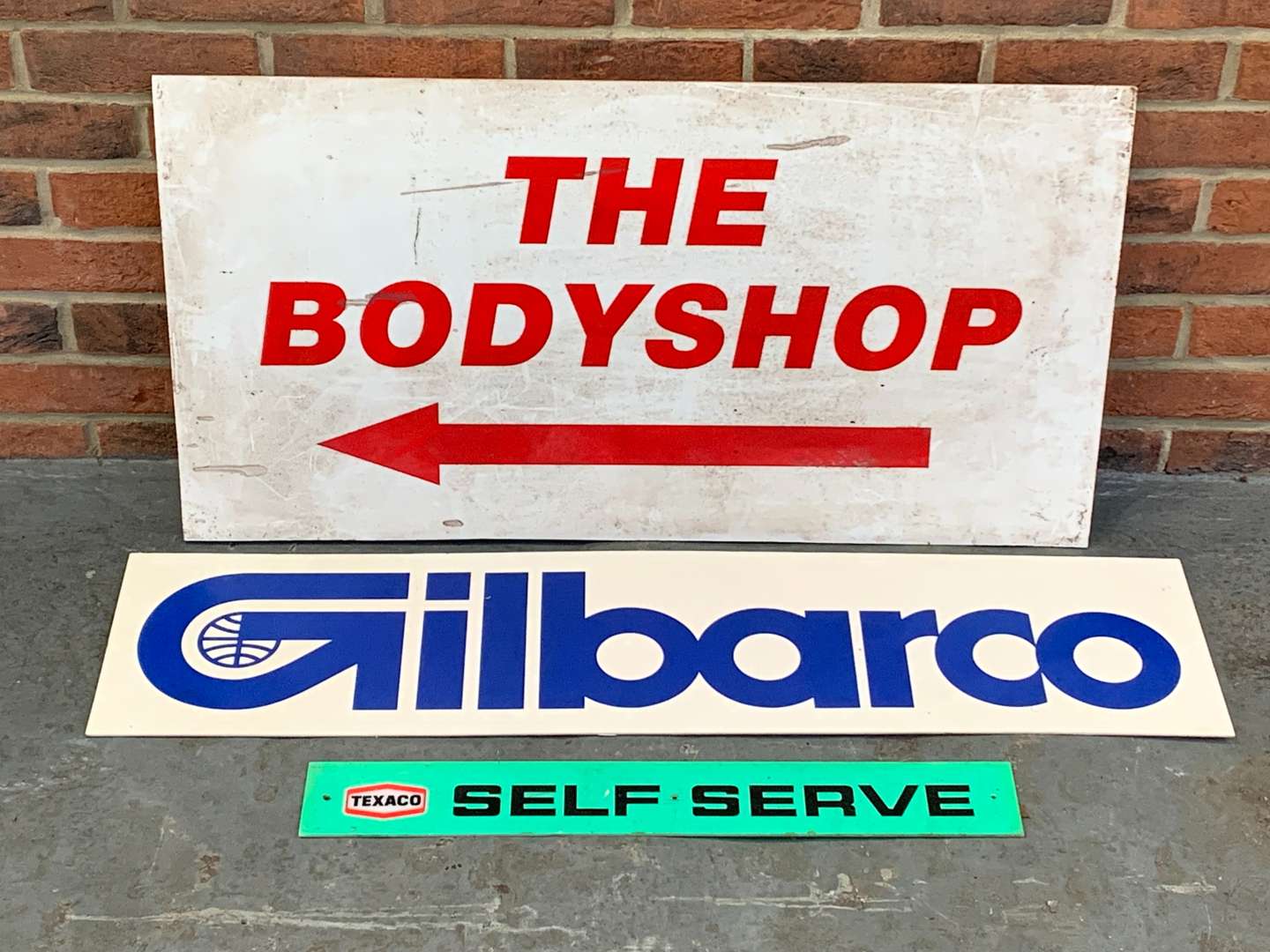 <p>Gilbaro, Bodyshop and Texaco Plastic Signs (3)</p>