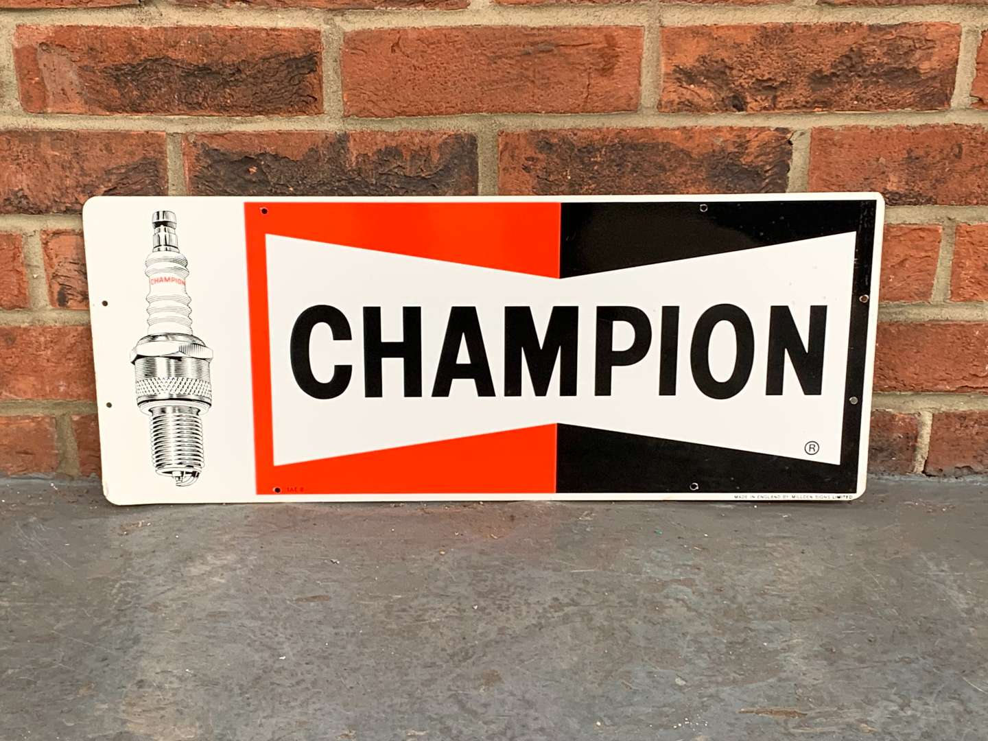 <p>Champion Spark Plug Aluminium Sign</p>