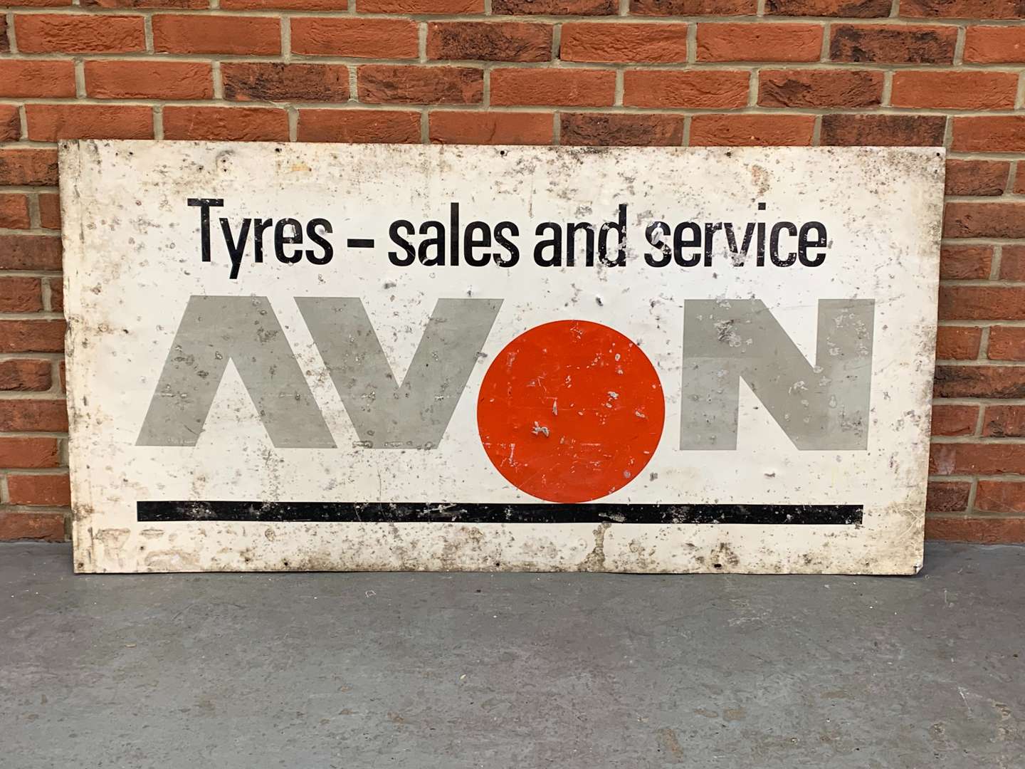<p>Avon Tyre's - Sales and Service Aluminium Sign</p>
