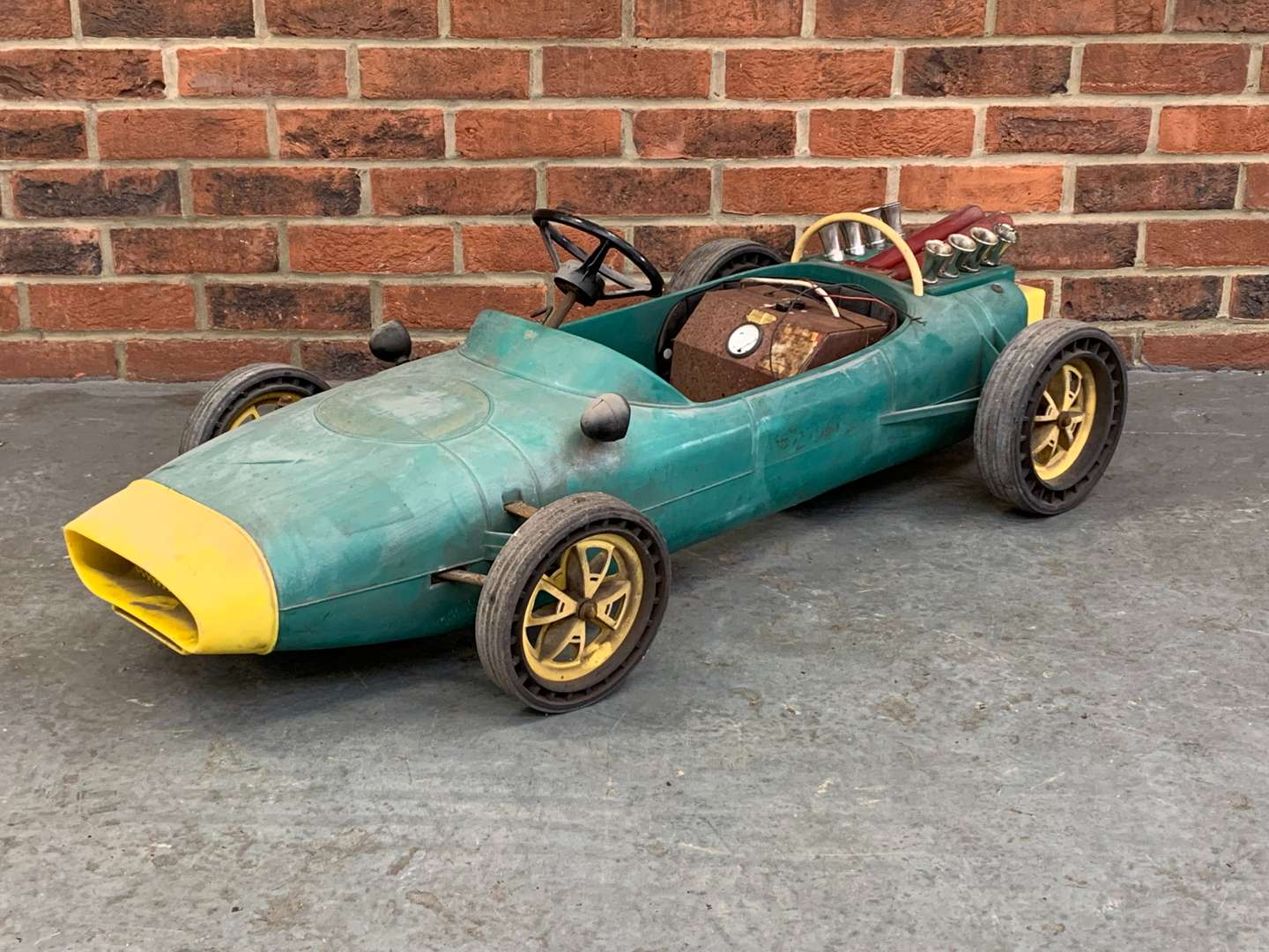 <p>Plastic Lotus Style Battery Child's Car</p>