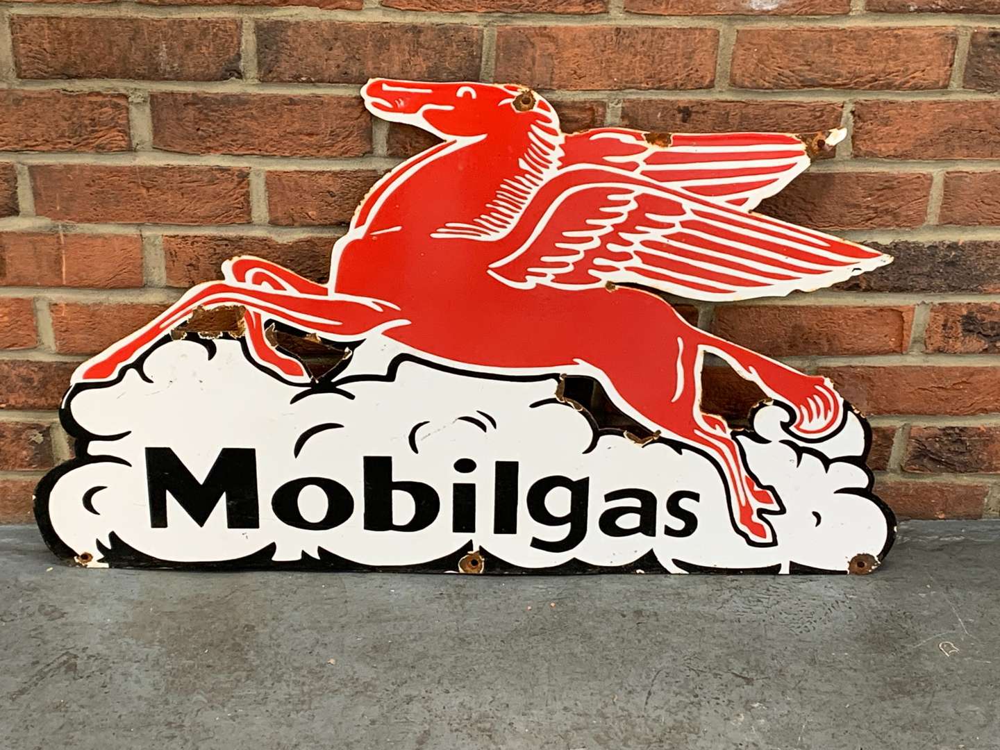 <p>Mobilgas Pegasus Enamel Sign</p>