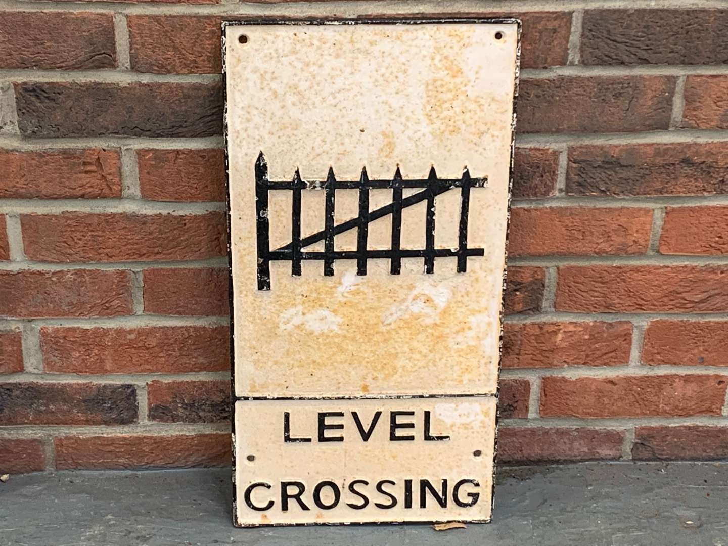 <p>Level Crossing Cast Iron Sign</p>