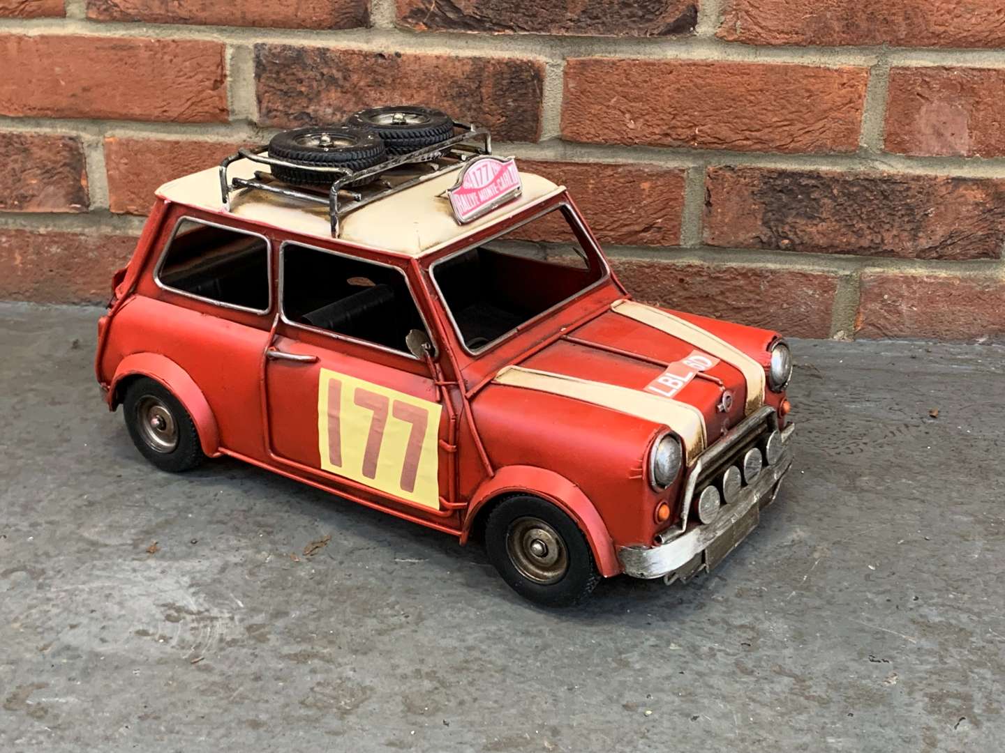 <p>Modern Tin Plate Mini Rally Model Car</p>