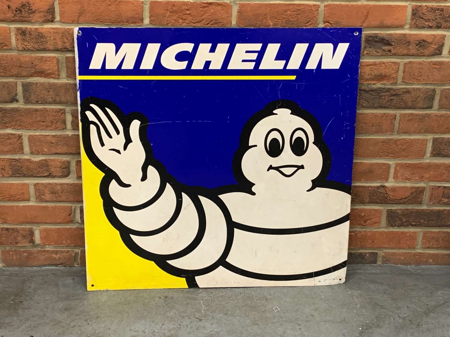 <p>Michelin Aluminium Waving Man Sign</p>