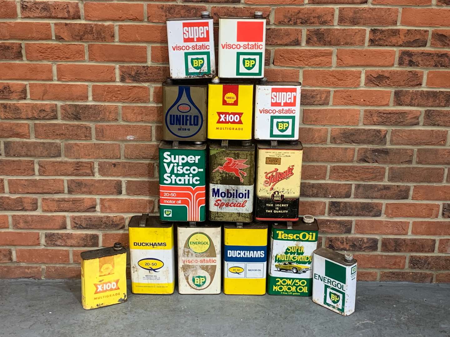 <p>Fourteen Various Oil Cans</p>