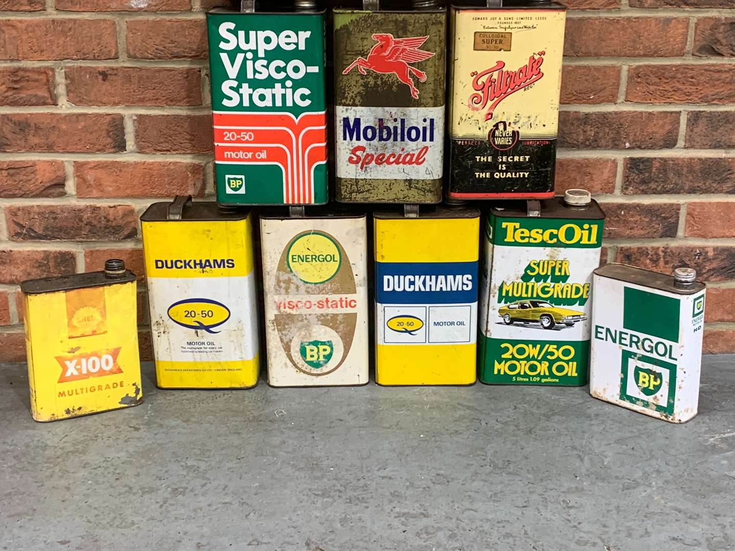 <p>Fourteen Various Oil Cans</p>