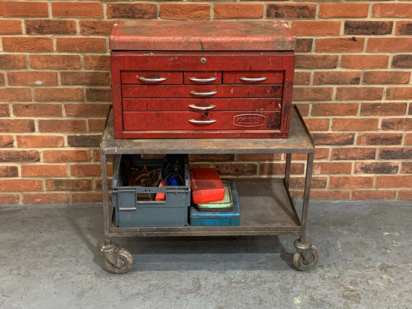 <p>Proto Tool Box Contents and Trolley</p>