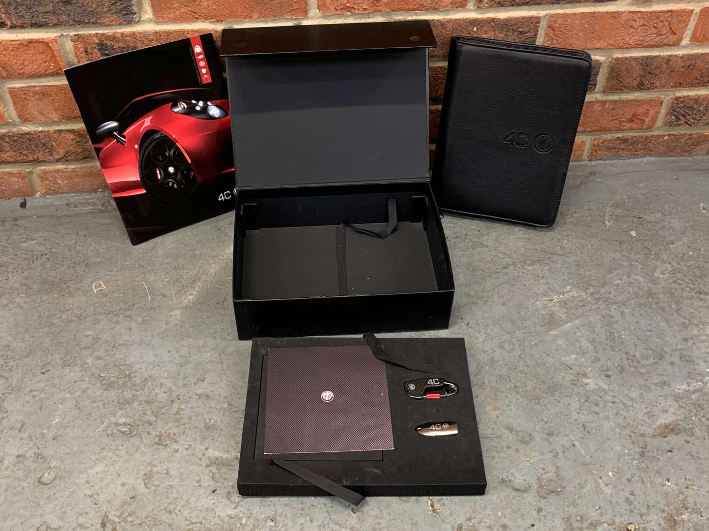 <p>Alfa Romeo 4C Box Set</p>