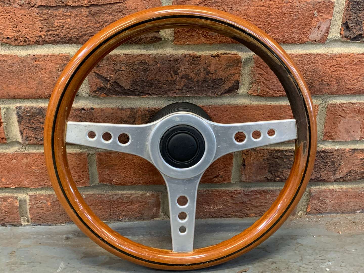 <p>Classic Car Steering Wheel</p>