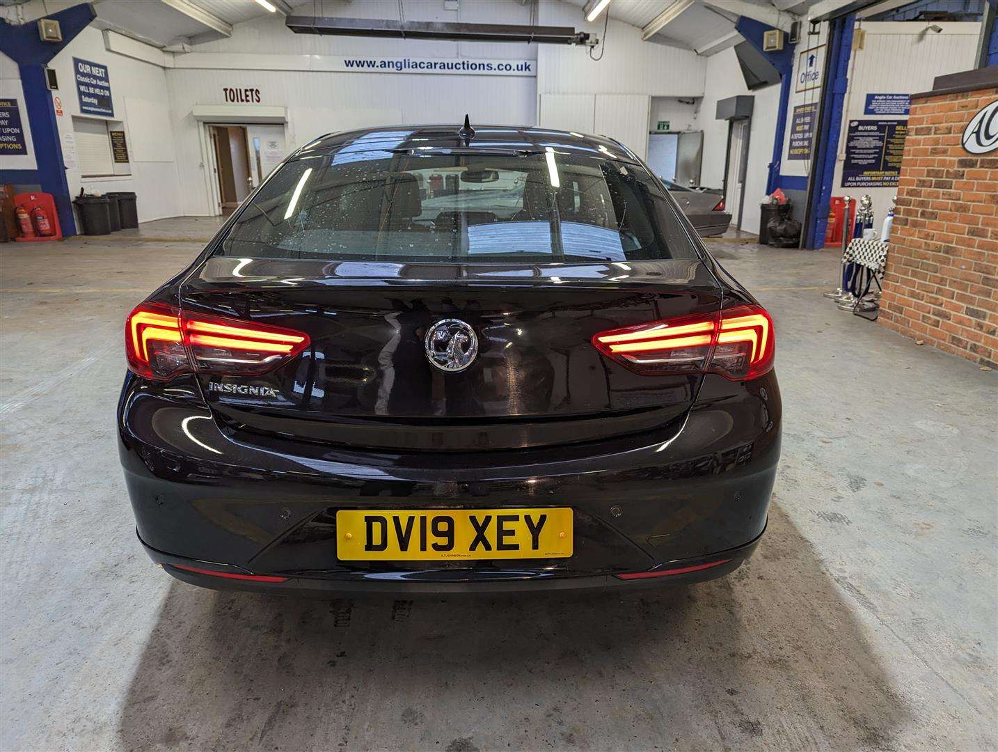 <p>2019 VAUXHALL INSIGNIA SRI VX-LINE NAV</p>