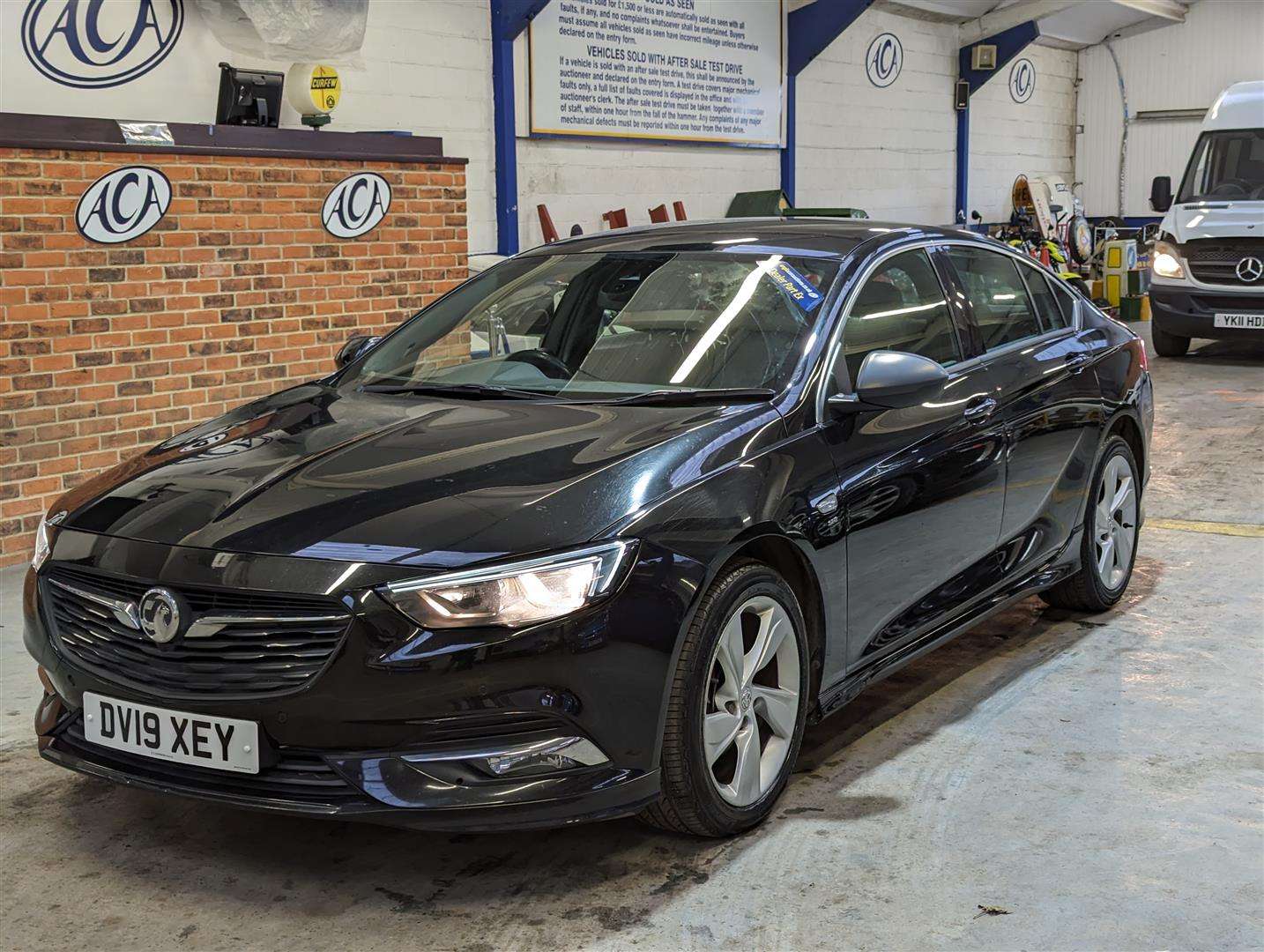 <p>2019 VAUXHALL INSIGNIA SRI VX-LINE NAV</p>