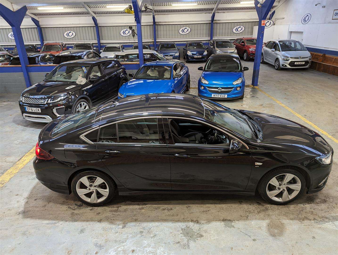 <p>2019 VAUXHALL INSIGNIA SRI VX-LINE NAV</p>