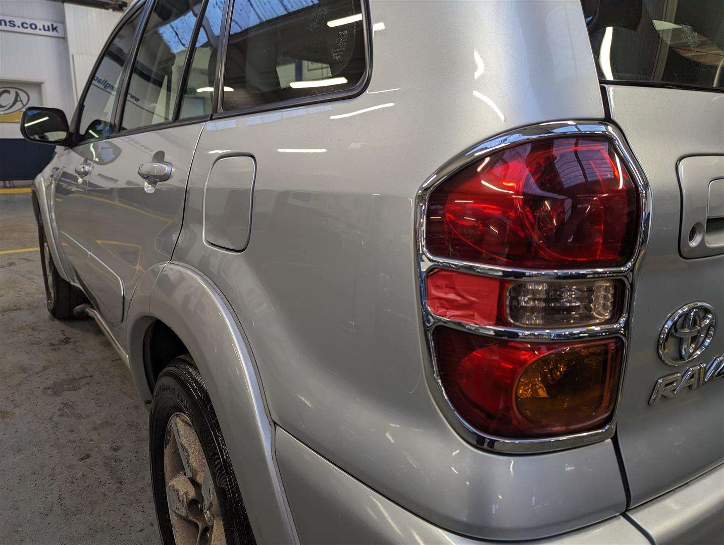 <p>2004 TOYOTA RAV4 XT4 D-4D</p>