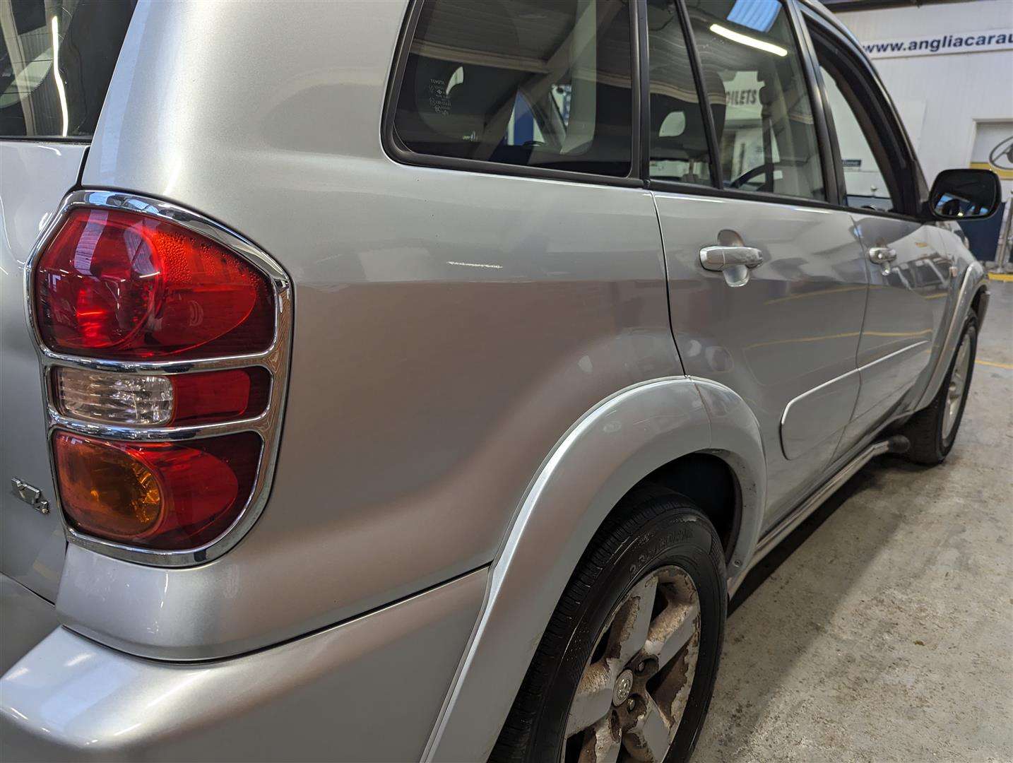 <p>2004 TOYOTA RAV4 XT4 D-4D</p>