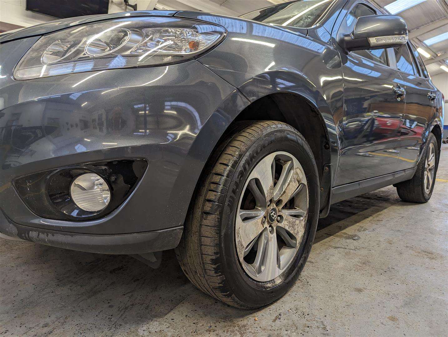 <p>2012 HYUNDAI SANTA FE PREMIUM CRDI</p>