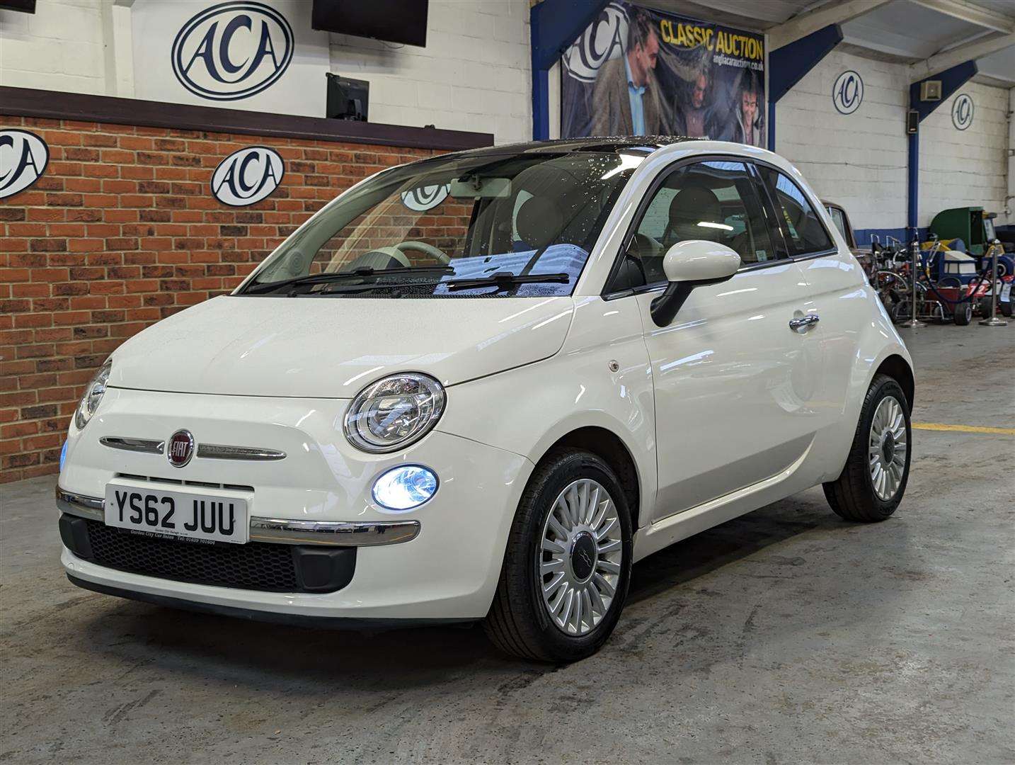 <p>2012 FIAT 500 LOUNGE RHD</p>