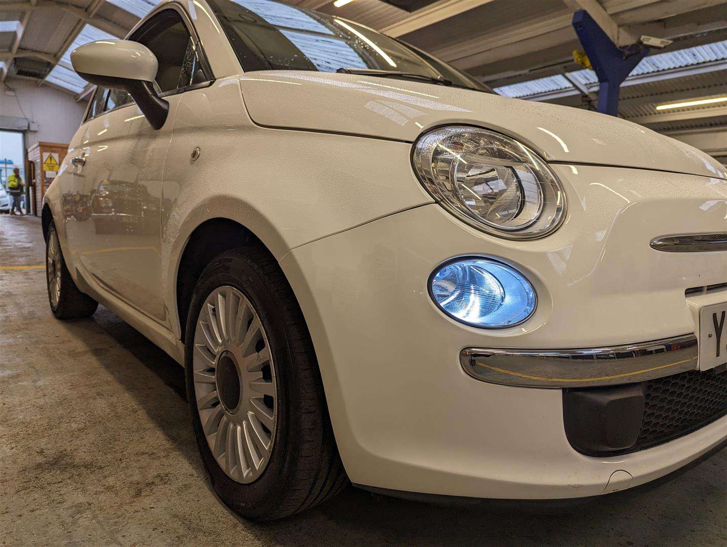 <p>2012 FIAT 500 LOUNGE RHD</p>