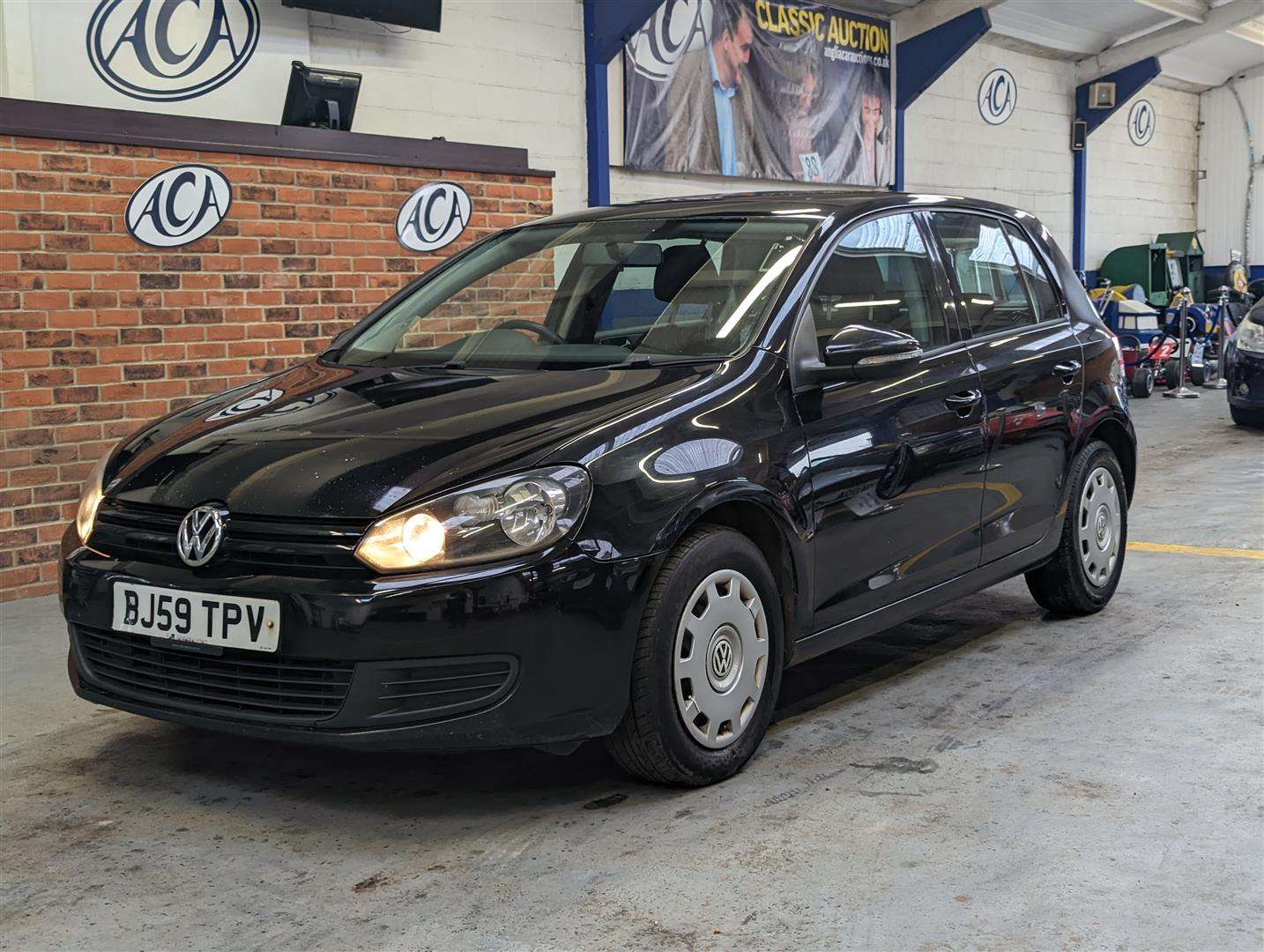 <p>2009 VOLKSWAGEN GOLF S TDI</p>