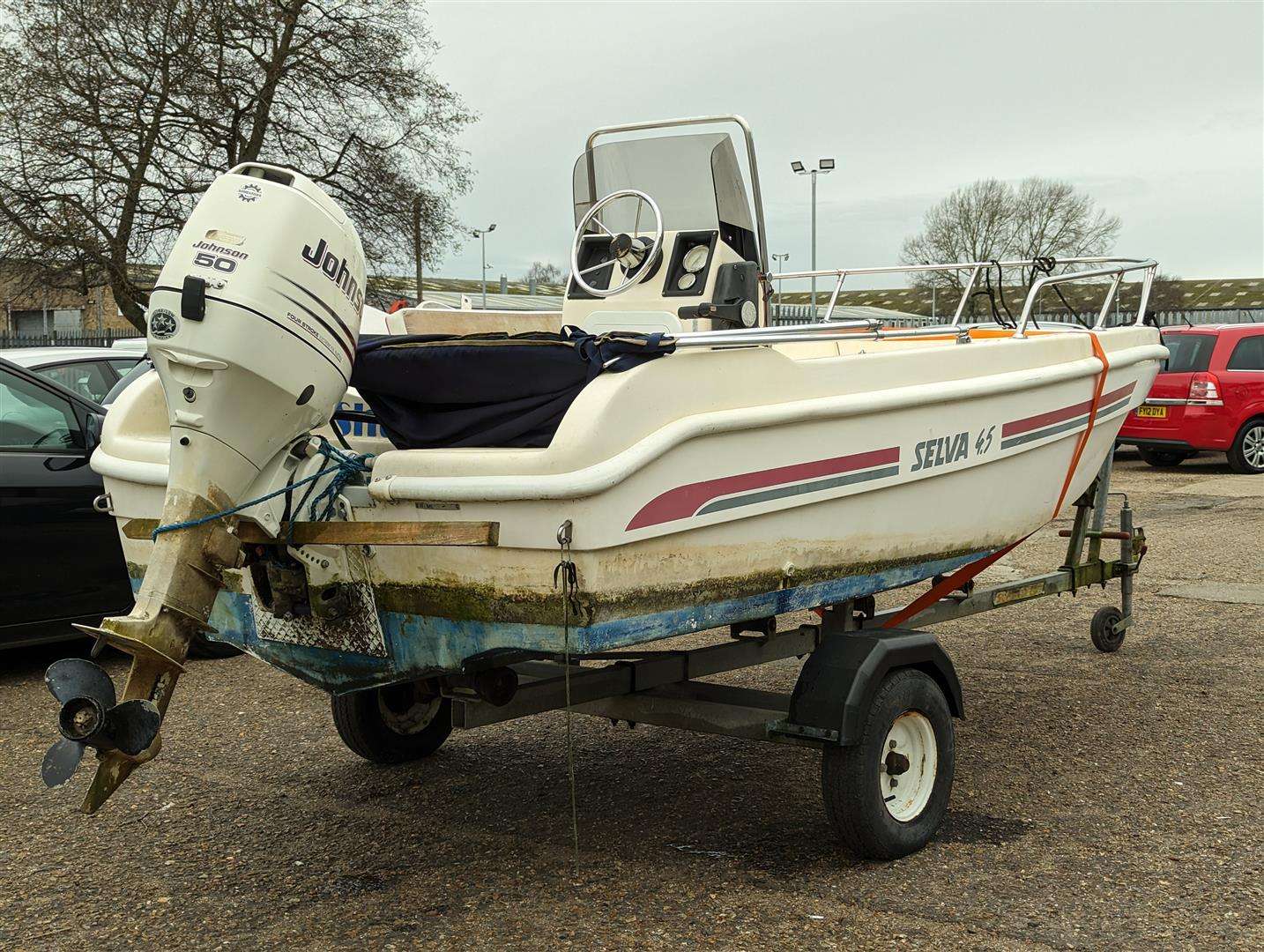 <p>Boat & Trailer&nbsp;</p>