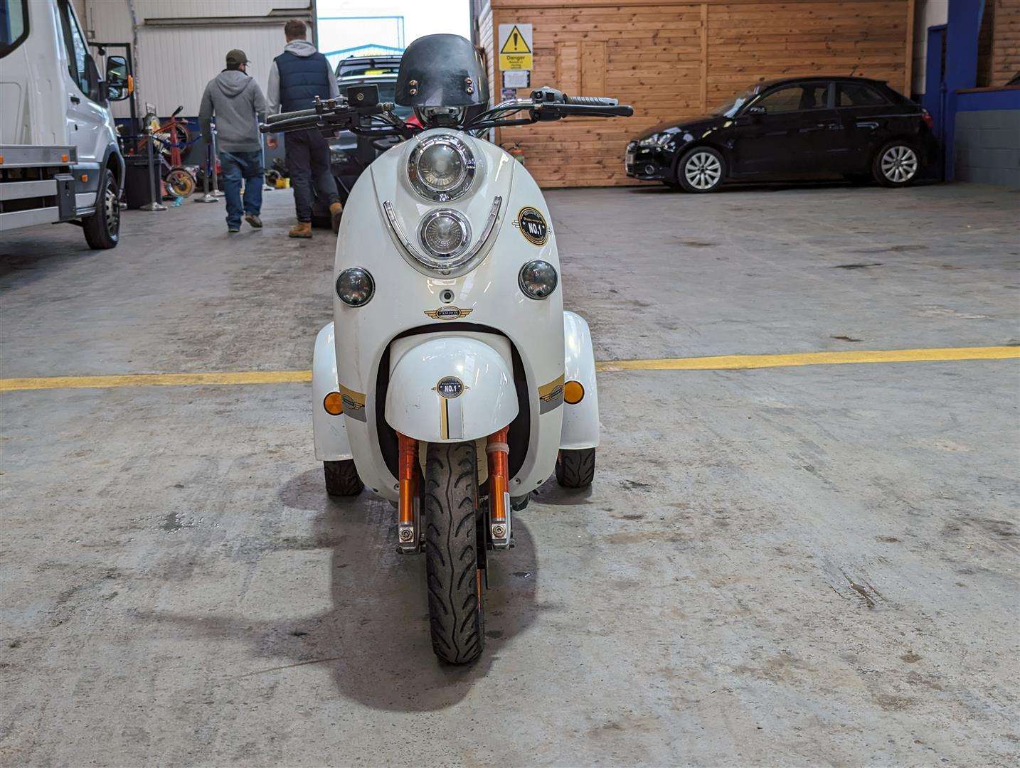 <p>3 Wheel Mobility Scooter</p>